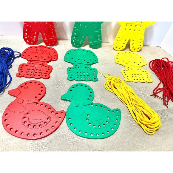 Threading Lacing Animals Large (Bear Dog Duck) - 8pc & 24 laces Primary Colors - Picture 3 of 4